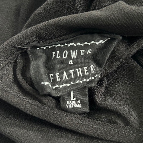 Flower & Feather Black Sheer Lace Sleeve Tie Neck Top Blouse Women's Large - Picture 2 of 7